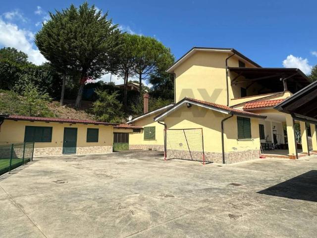 Villa in vendita a Ceppaloni BN