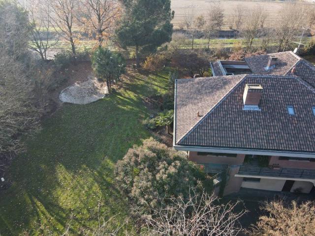 Villa in vendita a Cerano NO