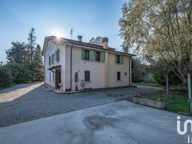 Villa in vendita a Ceresara MN