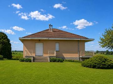 Villa in vendita a Ceresole Alba CN