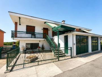 Villa in vendita a Ceresole Alba CN