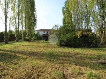 Villa in vendita a Ceresole Alba CN