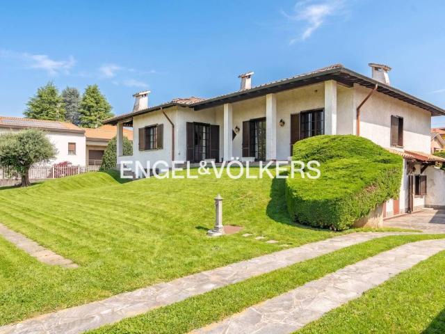 Villa in vendita a Ceriano Laghetto MB