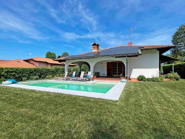 Villa in vendita a Cermenate CO