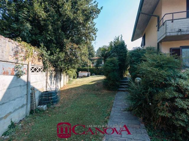 Villa in vendita a Cermenate CO