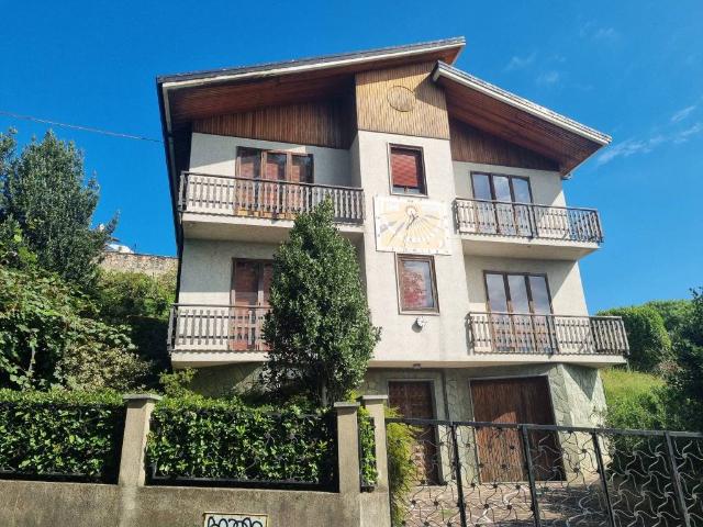 Villa in vendita a Cernusco Lombardone LC