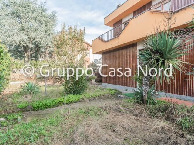 Villa in vendita a Cernusco sul Naviglio MI