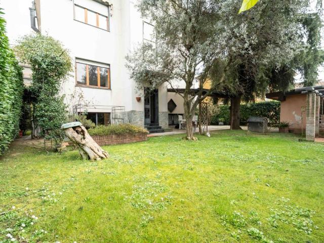 Villa in vendita a Cernusco sul Naviglio MI