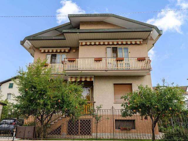 Villa in vendita a Cernusco sul Naviglio MI