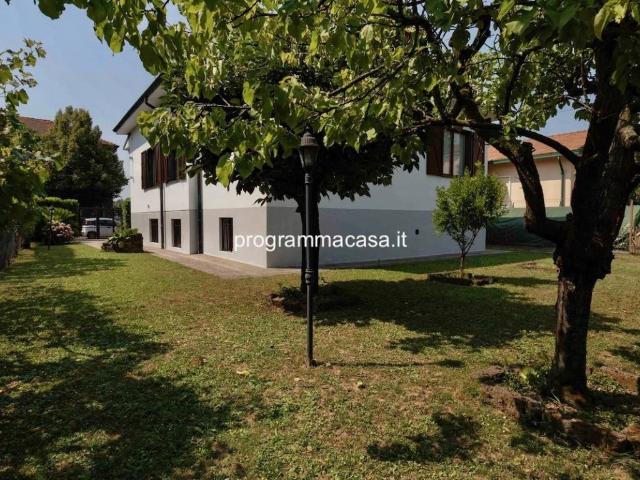 Villa in vendita a Cernusco sul Naviglio MI
