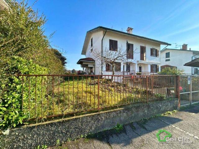 Villa in vendita a Cerro al Lambro MI