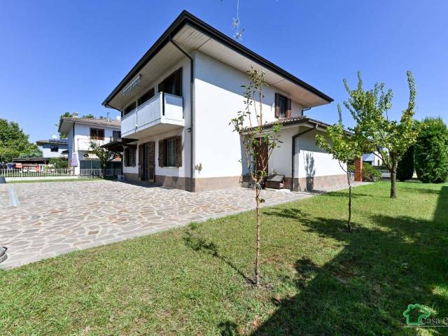 Villa in vendita a Cerro al Lambro MI