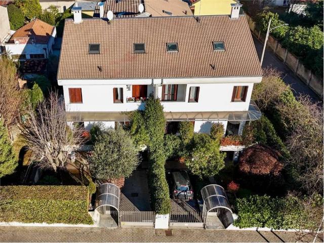 Villa in vendita a Cerro Maggiore MI