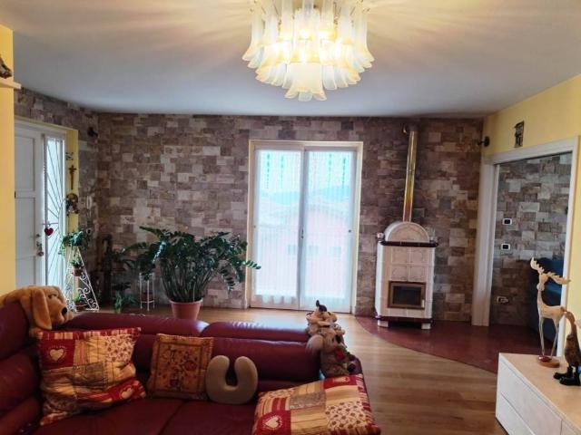 Villa in vendita a Cerro Veronese VR
