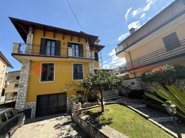 Villa in vendita a Cervinara AV