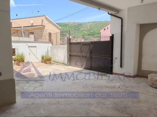 Villa in vendita a Cervino CE