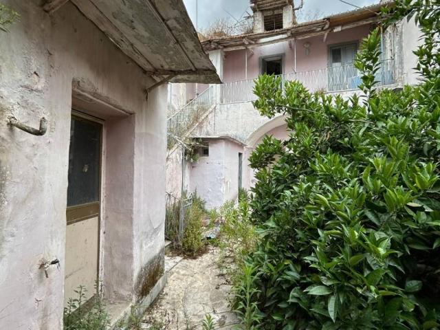 Villa in vendita a Cesa CE