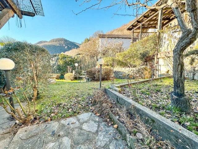 Villa in vendita a Cesara VB