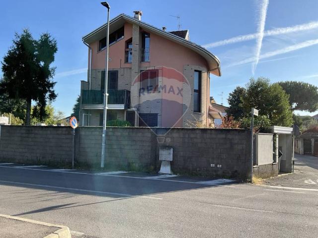 Villa in vendita a Cesate MI