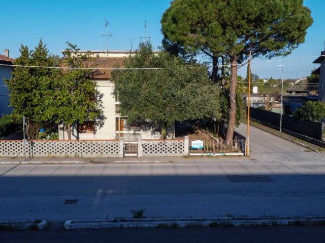 Villa in vendita a Cesenatico FC