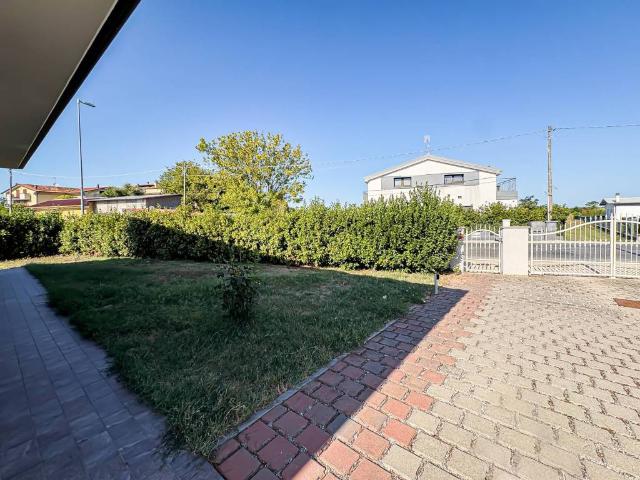 Villa in vendita a Cesenatico FC