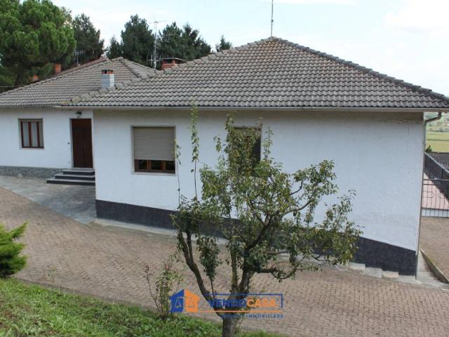 Villa in vendita a Cherasco CN