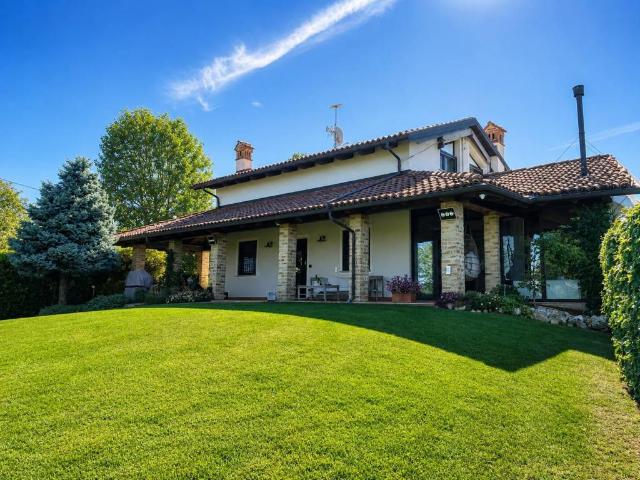 Villa in vendita a Cherasco CN