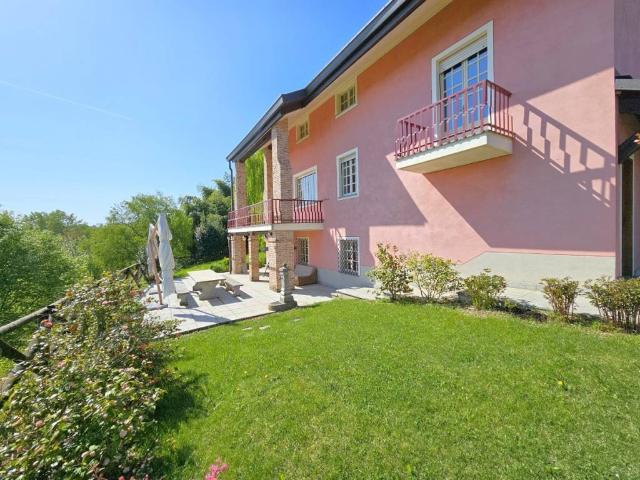 Villa in vendita a Cherasco CN