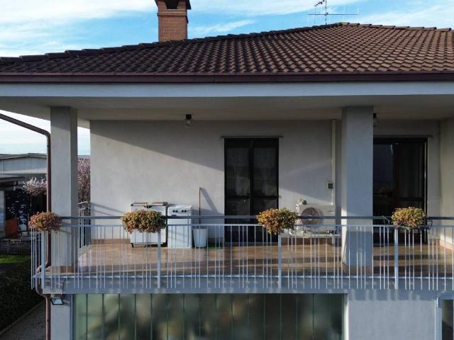 Villa in vendita a Cherasco CN