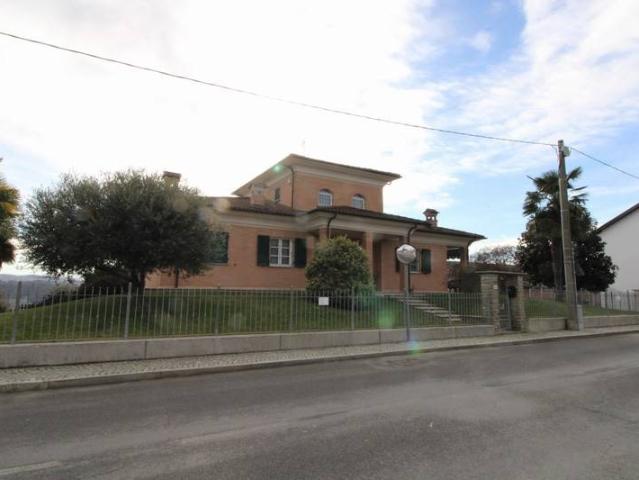Villa in vendita a Cherasco CN