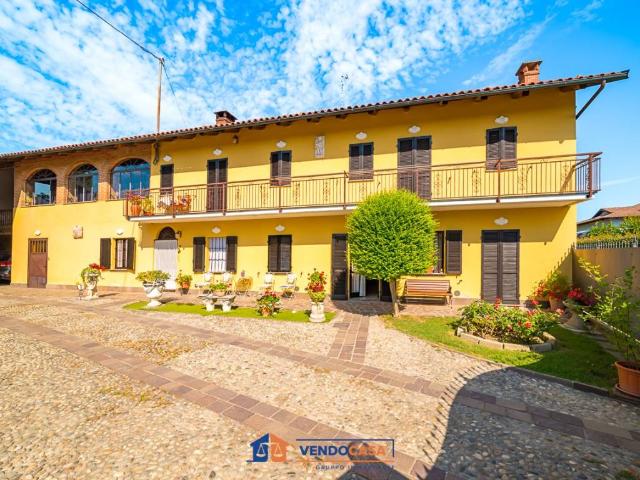 Villa in vendita a Cherasco CN