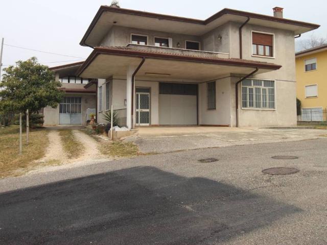 Villa in vendita a Chiampo VI