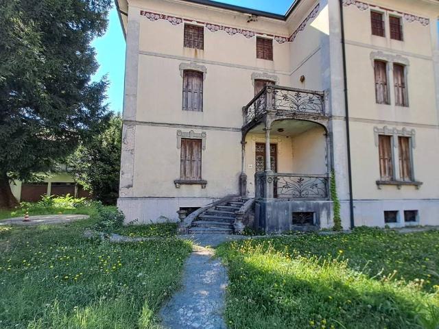 Villa in vendita a Chiampo VI