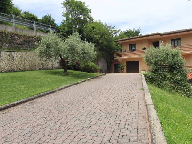 Villa in vendita a Chiampo VI