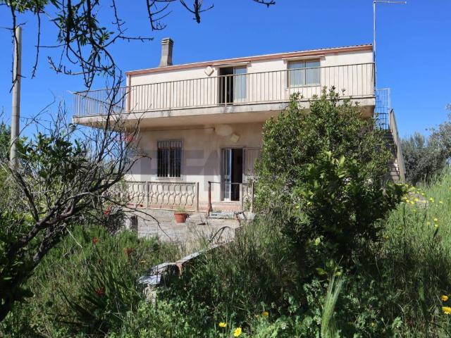 Villa in vendita a Chiaramonte Gulfi RG