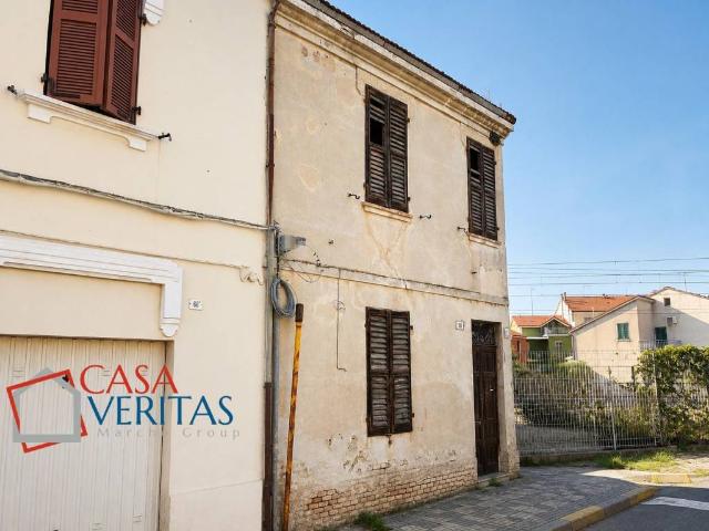 Villa in vendita a Chiaravalle AN