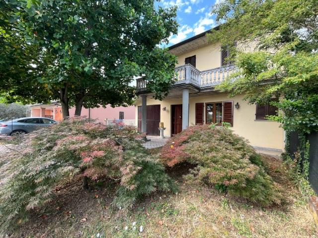 Villa in vendita a Chignolo Po PV