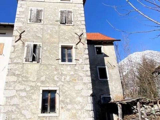 Villa in vendita a Chies d'Alpago BL