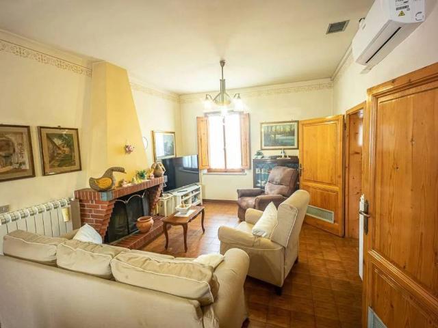 Villa in vendita a Chiesina Uzzanese PT