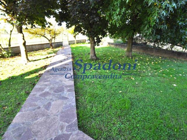 Villa in vendita a Chiesina Uzzanese PT