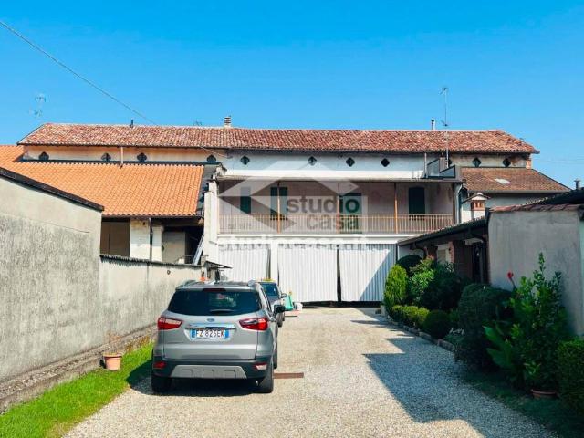 Villa in vendita a Chieve CR