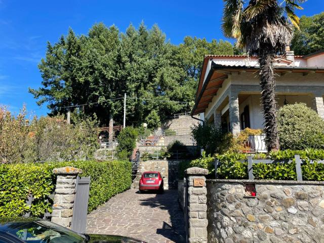 Villa in vendita a Chitignano