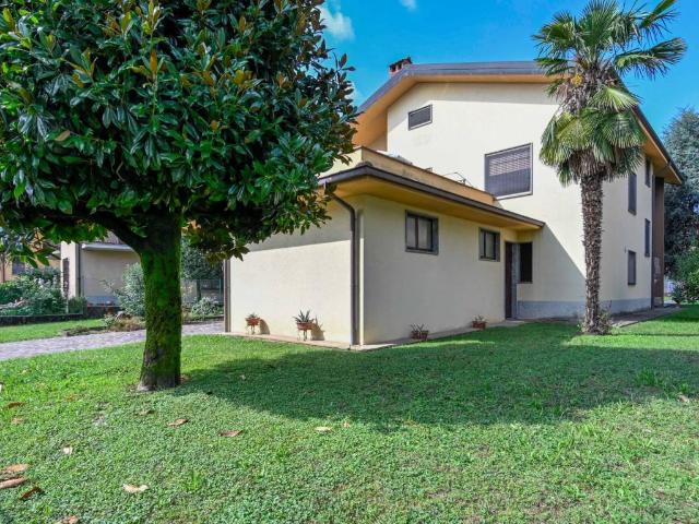 Villa in vendita a Chiuduno BG