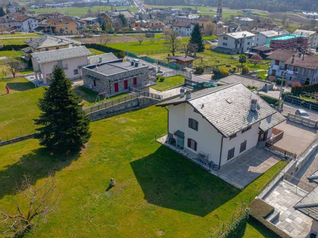 Villa in vendita a Chiuro SO