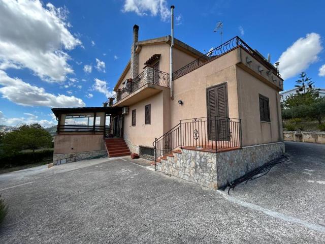 Villa in vendita a Chiusa Sclafani PA