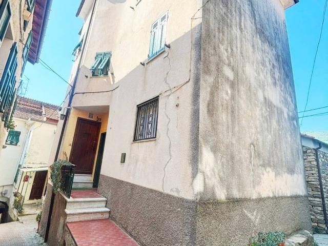 Villa in vendita a Chiusavecchia IM