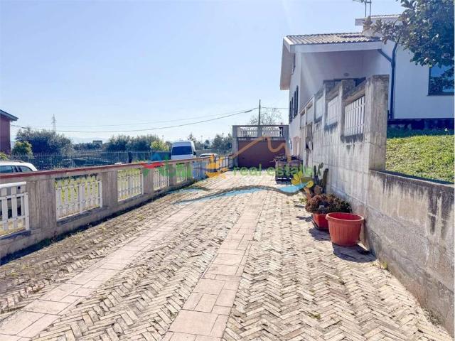 Villa in vendita a Città Sant'Angelo PE