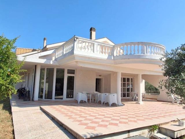 Villa in vendita a Città Sant'Angelo PE