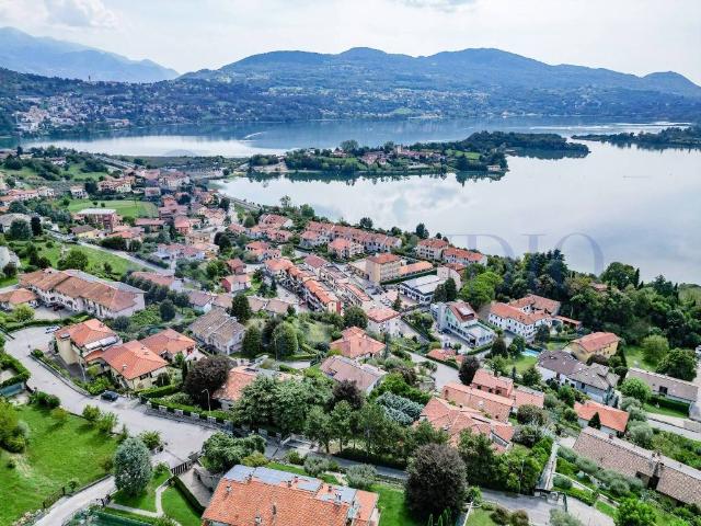 Villa in vendita a Civate LC