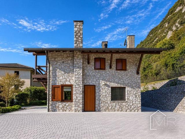 Villa in vendita a Cividate Camuno BS